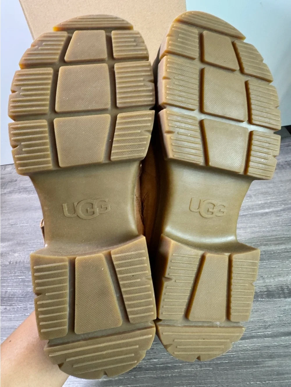 UGG Ashton Platform Slide Sandals Toast size 6.5/EU37.5 RARE